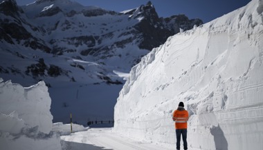 Auf dem San Bernardino türmen sich die Schneemassen