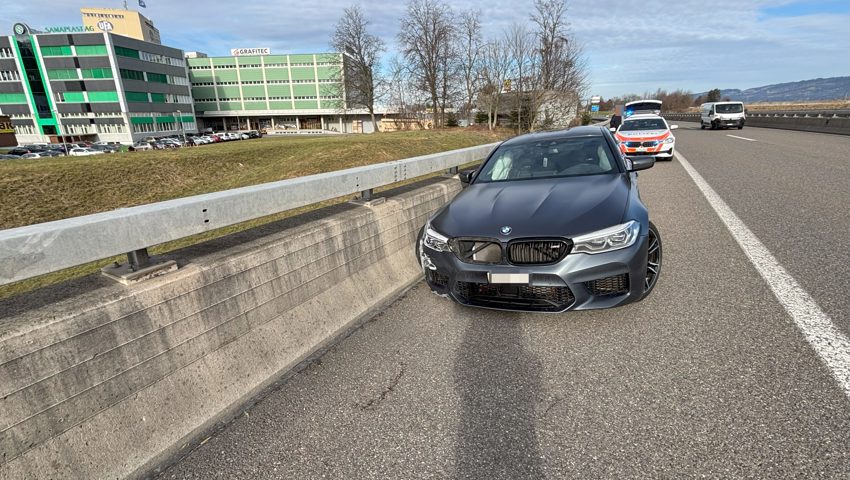 Der Unfall ereignete sich nach einem missglückten Überholmanöver.