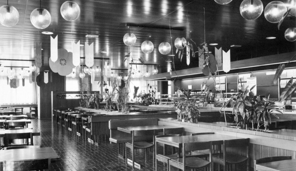  Blick in das am 9. Februar 1972 eröffnete Coop-Restaurant. Bilder: Archiv Hansruedi Rohrer