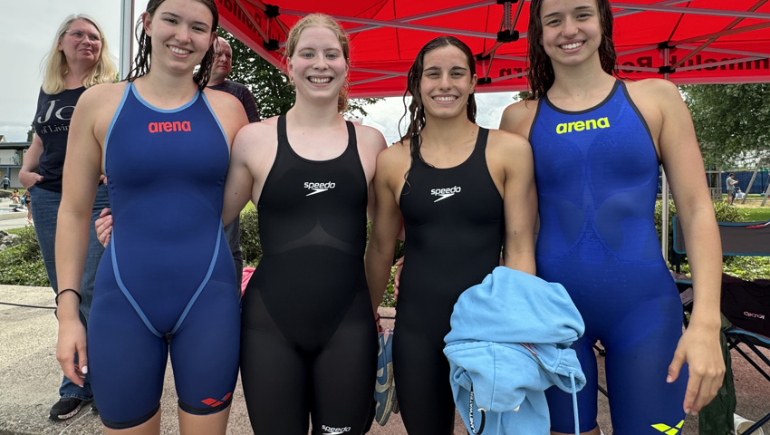 Dritter Platz in der Staffel (von links): Leonie Menzi, Natalia Dez, Giovanna Bevivino, Nola Menzi.