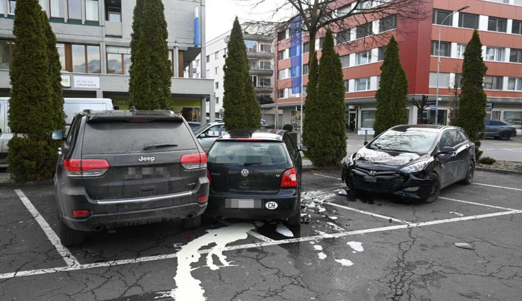  Beim Selbstunfall entstand Sachschaden im Wert von mehreren zehntausend Franken. 