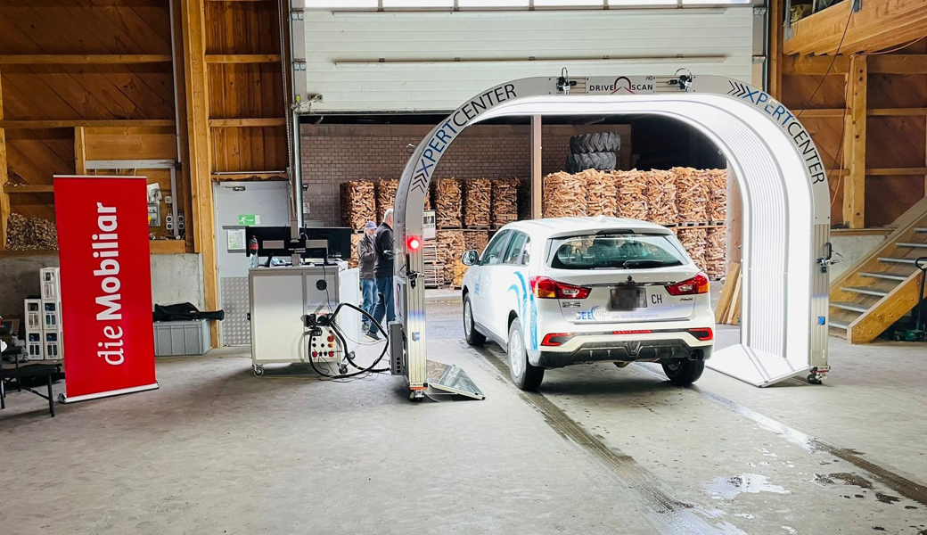 Über 300 Kundinnen und Kunden der Mobiliar liessen ihr Fahrzeug an einem lokalen Hagel-Drive-in begutachten.