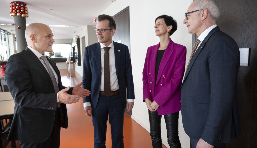 Sie senden ein gemeinsames Signal nach Bern: die Ostschweizer Regierungsräte Ruedi Ulmann (AI), Dominik Diezi (TG), Susanne Hartmann (SG) und Dölf Biasotto (AR) am Montag in Appenzell.