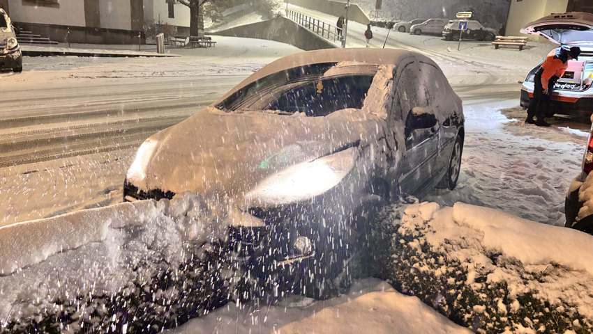 Die schwierigen Verhältnisse überforderten manchen Autofahrer.