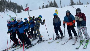 Skifahren, Schlitteln und Schneeschuhwandern: Oberstufe vergnügte sich im Schnee