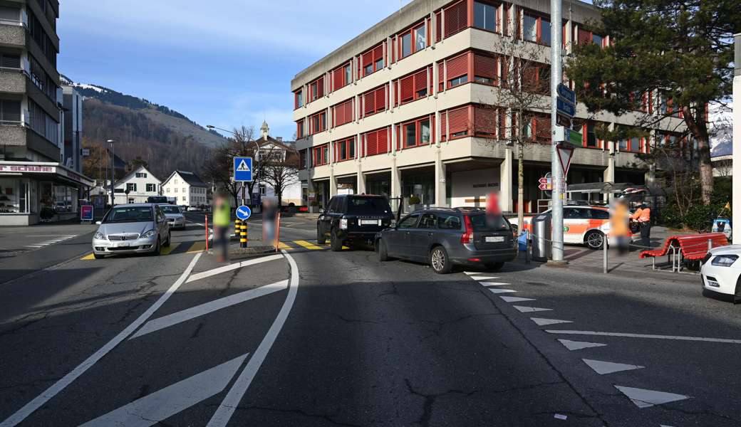 Die Autofahrerin hatte am Fussgängerstreifen angehalten.