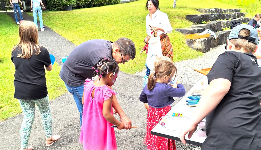 Kirchenfest mit Sonnenschein und Spielspass für Gross und Klein