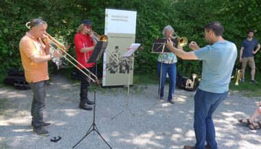 Spaziergang am Werdenberger See wurde begleitet von Blasmusik-Klängen