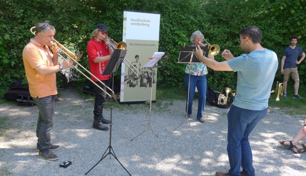  Posaunen und andere Blasinstrumente wurden von der Musikschule am Werdenberger See präsentiert. 