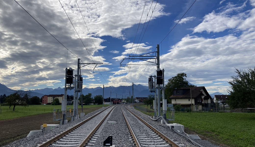 So gut wie fertig: Ausgebautes Bahntrassee in der Eichenwies, unweit vom Bahnhof Oberriet.