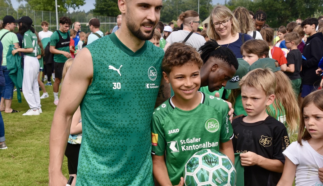 Die Stars des FC St. Gallen zeigten sich in Rüthi