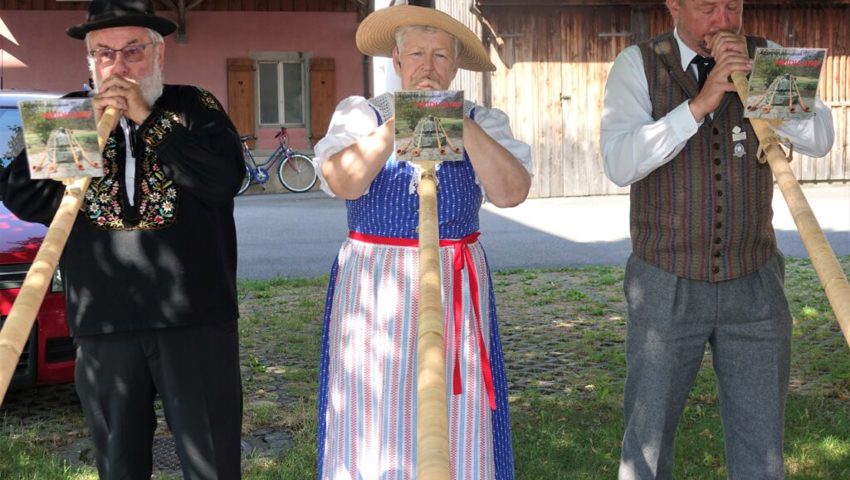  Die Alphornformation Heidiland unterhielt musikalisch.