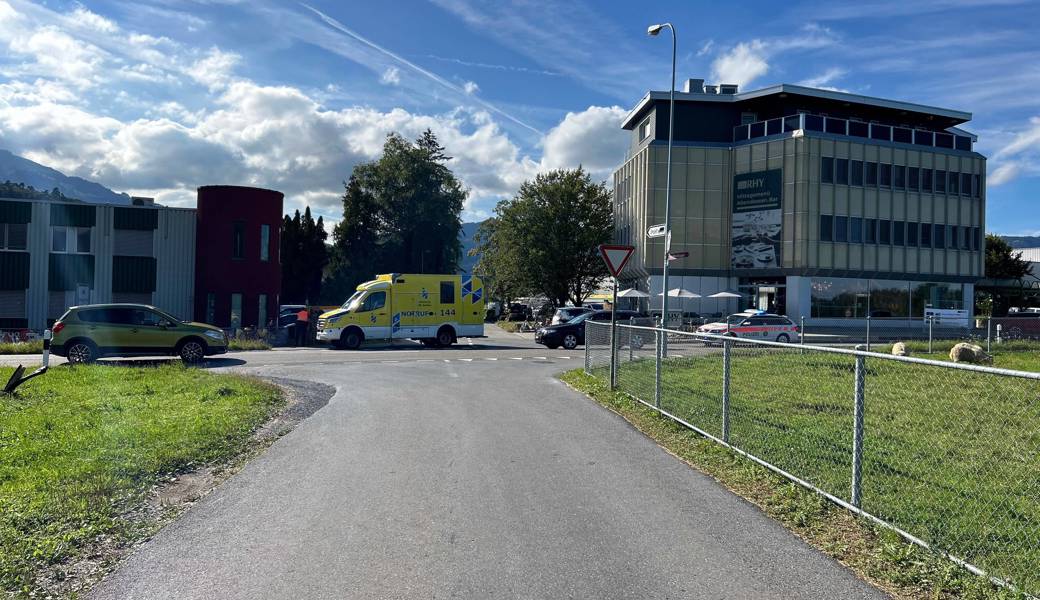 Die Velofahrerin wurde ins Spital eingeliefert.