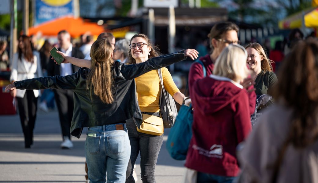 Viele fröhliche Gesichter und Begegnungen an der diesjährigen Rhema.