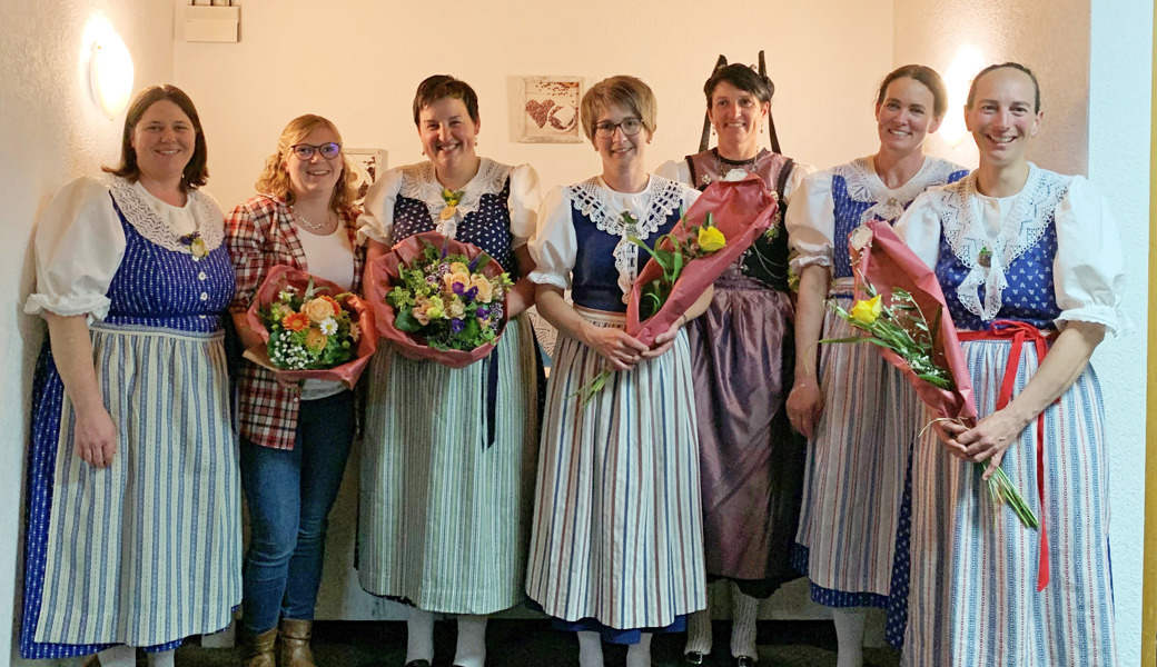 Wechsel im Vorstand (von links): Doris Lemmenmeier, bisher; Lucia Gasenzer-Schmid, abtretendes Vorstandsmitglied; Hedy Vetsch, abtretende Präsidentin; Antonia Wenk, neue Präsidentin; Yvonne Giger, bisher; Vicky Wenk, bisher; Rosi Ziener, neues Vorstandsmitglied.