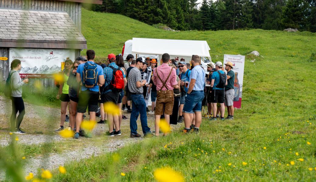 Die Teilnehmenden erleben die regionale Biervielfalt.