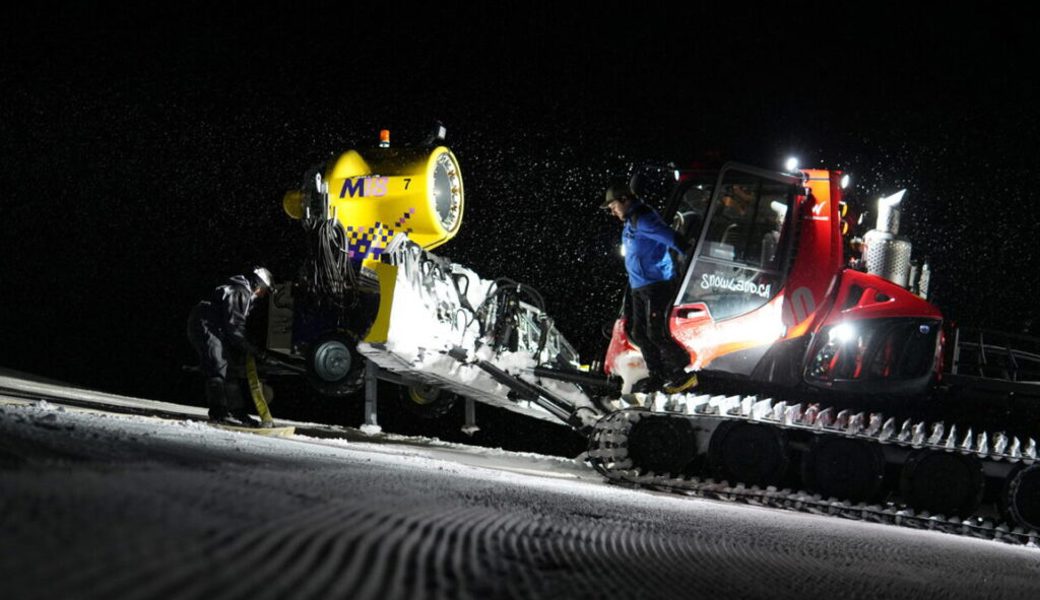  Der hochmoderne «Parkbully» wird nebst der Pistenpräparation auch für die Schanzen im Funpark genutzt.Bilder: Lukas Hohmeister