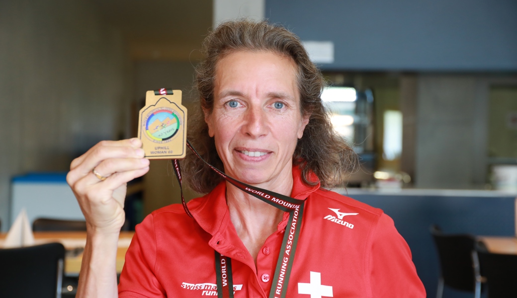 WM-Gold im Uphill-Rennen, wenn es nur bergauf geht, ist für Christine Tanner die wertvollste Medaille der Saison.