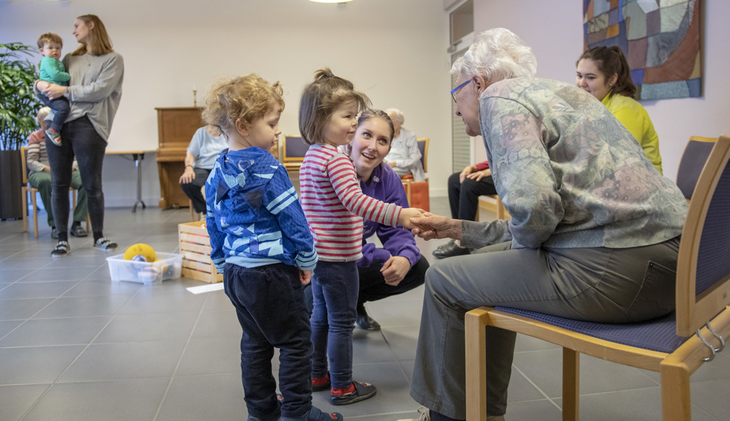 Mit Anlässen wie dem Koffertheater Fidibus möchte der Kindergartenverein Sax Generationen zusammenbringen.  