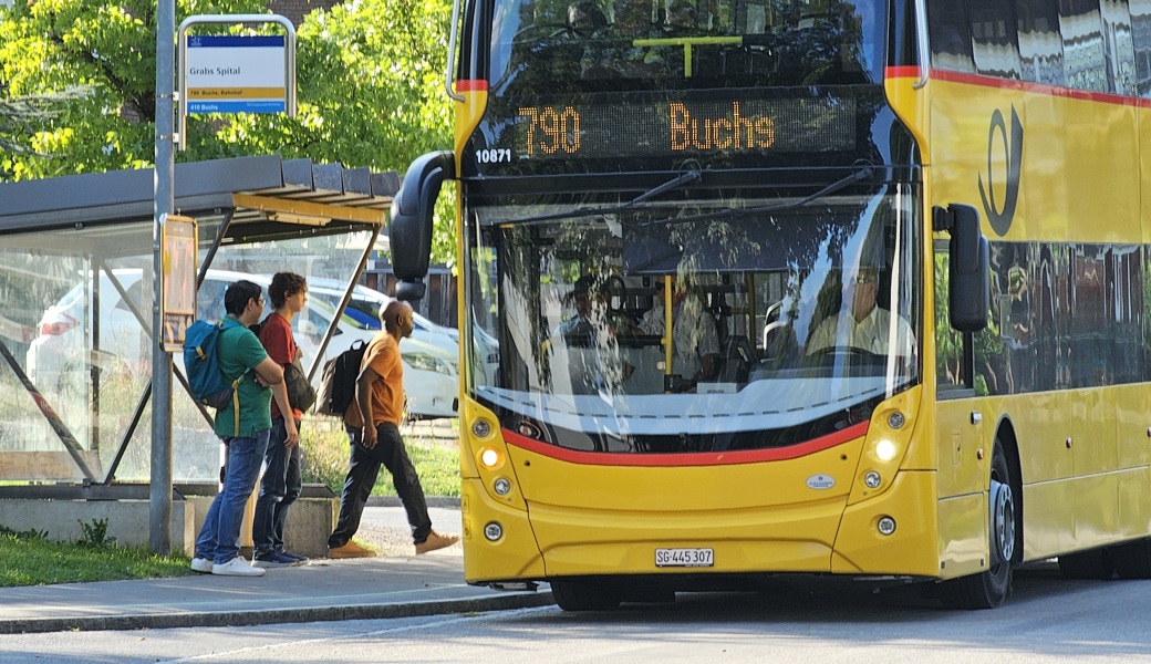 Ab 15. Dezember fahren nur noch (halbstündlich) Postautos via Spital. Die heutigen werden zudem durch kleinere Elektro-Standardbusse ersetzt. 