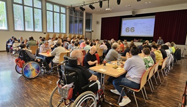 Traditioneller Lottomatch für Menschen mit Handicap