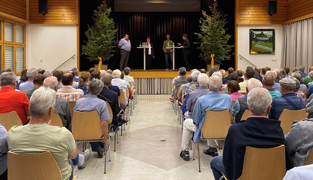 Am Dienstagabend fand im «Chuchitobel» in Wildhaus ein Podium mit den drei Kandidierenden auf das frei werdende Gemeindepräsidium statt.