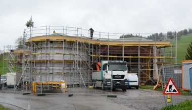 70'000 Schindeln für die Klanghaus-Fassade