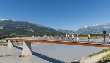 Blasenbildung als Grund Sperrung von Brücke