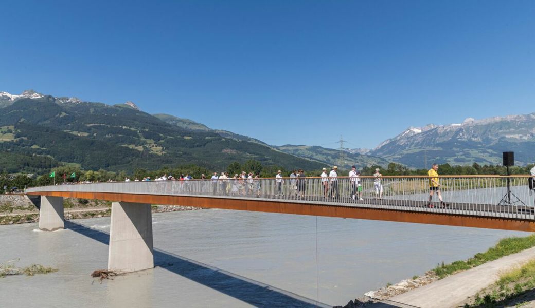 Die Verbindung über den Rhein zwischen Buchs und Vaduz (hier am Tag der Eröffnung)