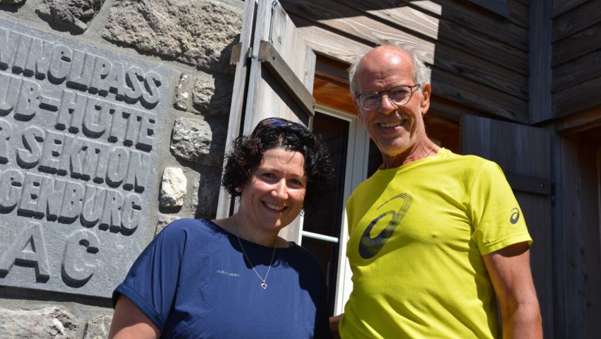  SAC-Präsidentin Melanie Kuratli und Hüttenwart Hans Egli. 