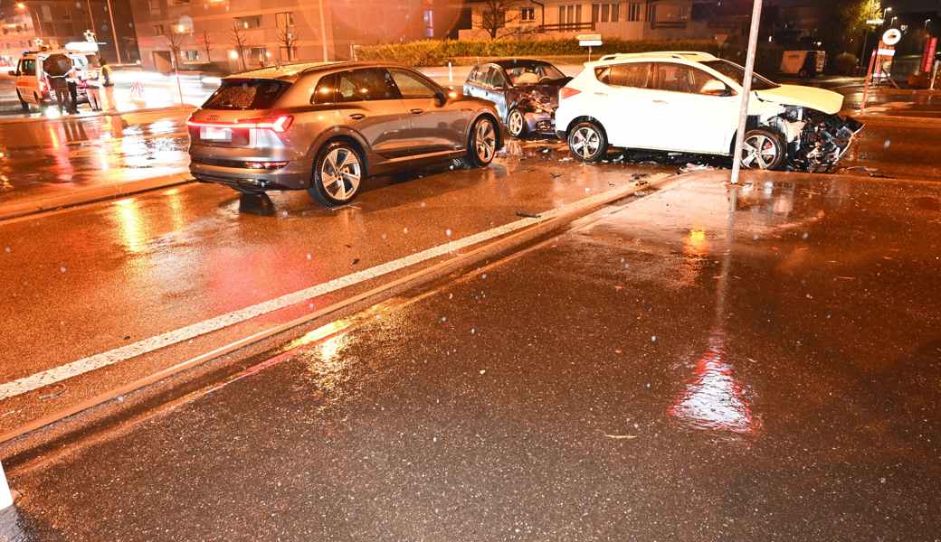 An den Autos entstand Sachschaden im Wert von rund 35'000 Franken.