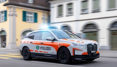 Autofahrer überholt Autos auf A13 via Pannenstreifen - Zeugen gesucht