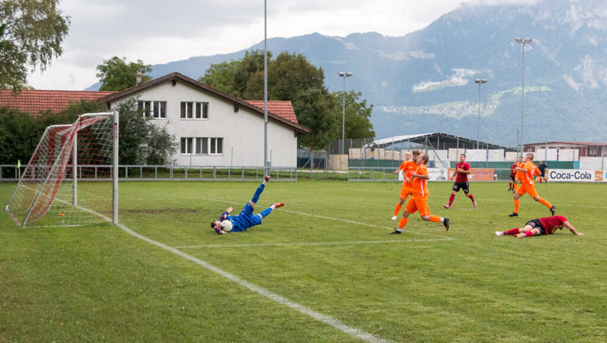  Der Grabser Goalie Joël Kühne verhinderte mit seinen Paraden eine noch höhere Niederlage. 