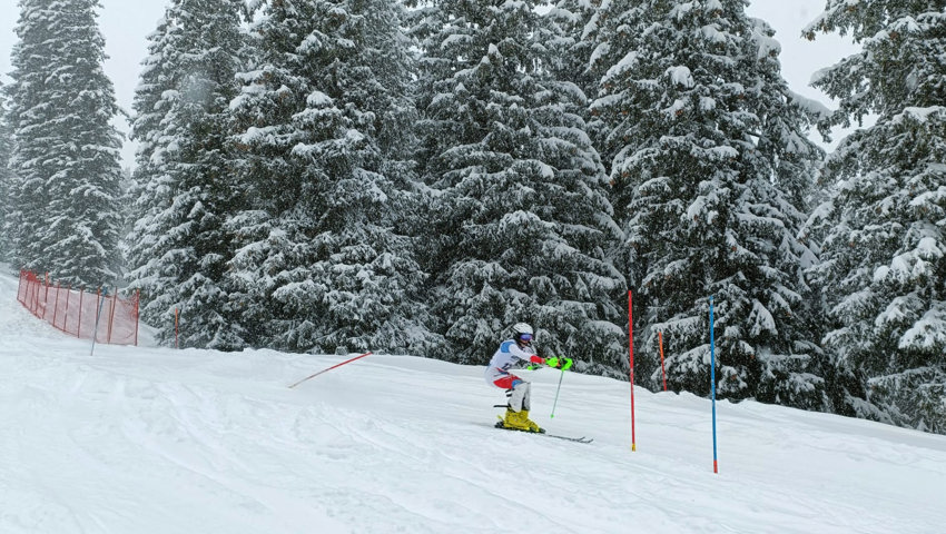 Im ersten Slalom fuhr Florian Gantenbein vom SC Grabserberg auf Platz drei.