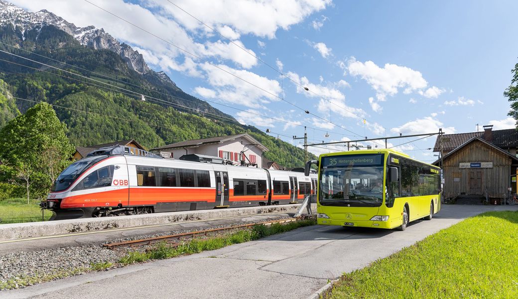 LIEmobil anerkennt in ihren Bussen während der Bauzeit auch Bahnbillette.