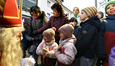 Biberli für brave Kinder: Grosser Chlauseinzug in der Bahnhofstrasse