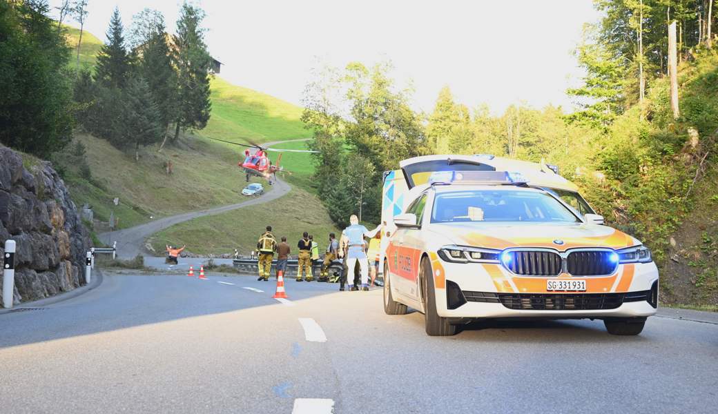 Die Rega flog den Verletzten ins Spital.