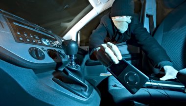 Einmal mehr: Langfinger bedienen sich in Autos