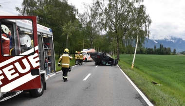 Auto überschlug sich nach mehreren Kollisionen