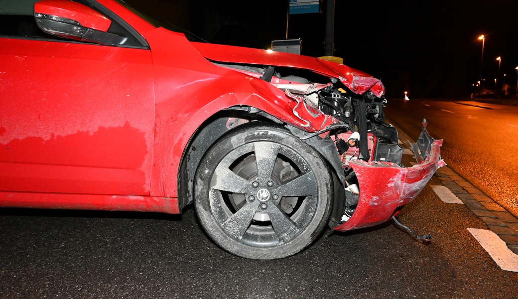 Der Autofahrer fuhr ziemlich rassig aus der Quartierstrasse heraus.