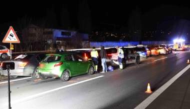 Sechs Verletzte bei Massenkarambolage mit acht Fahrzeugen