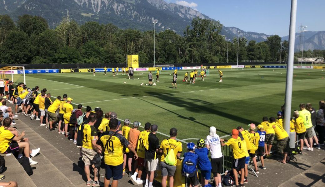  Auf der Ri-Au in Bad Ragaz können Fans die BVB-Stars aus nächster Nähe erleben. Bilder: Reto Voneschen