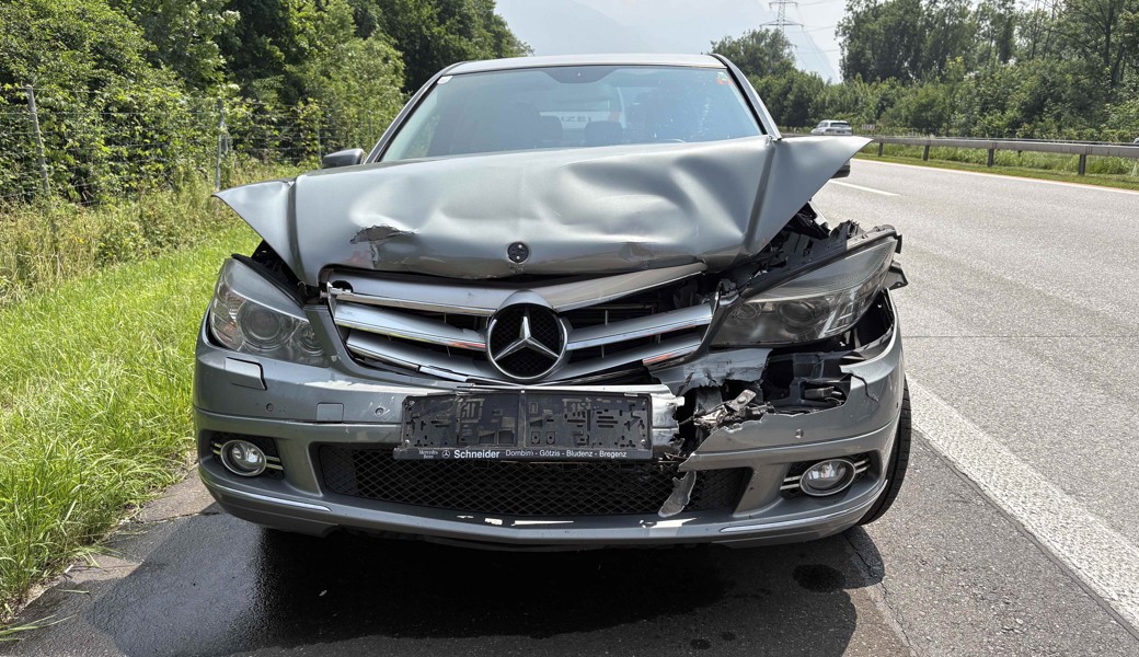 Zu spät auf Bremsmanöver reagiert – Auffahrunfall auf der Autobahn