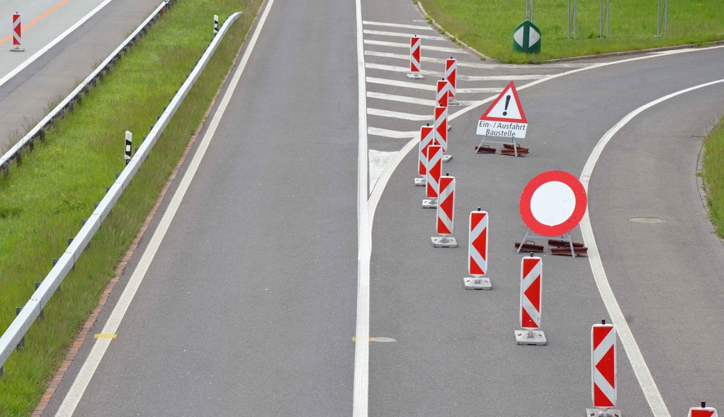 Auf der A13 zwischen Sevelen und Haag besteht weiter Staugefahr