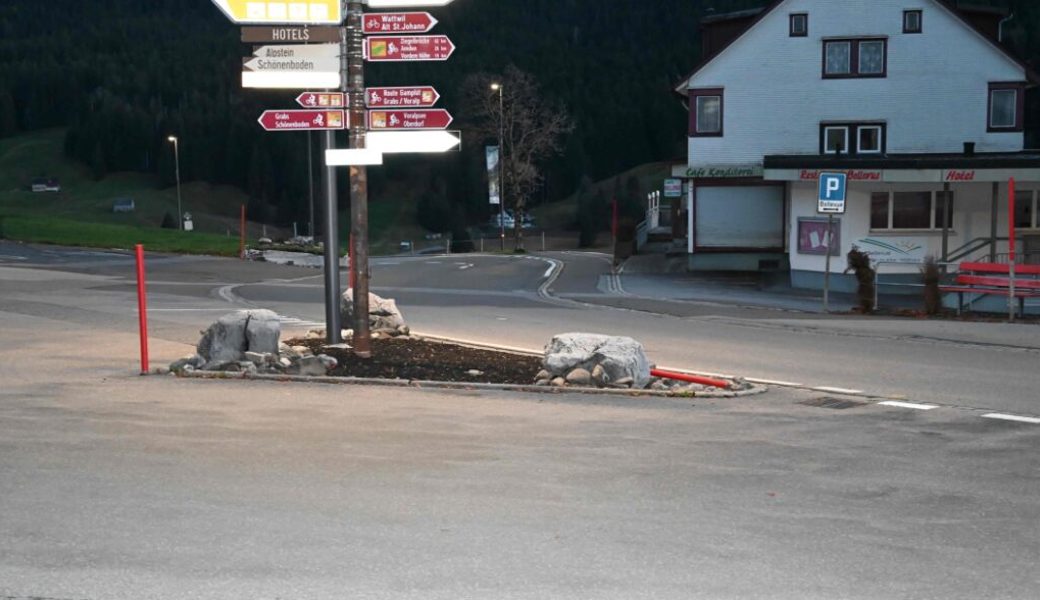  Die Autofahrerin fuhr nach ihrem Selbstunfall weiter, ohne sich um den Schadenfall zu kümmern. 