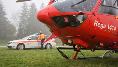 Stahlplatte auf Fuss gefallen: 17-Jähriger verletzt sich bei Arbeitsunfall schwer