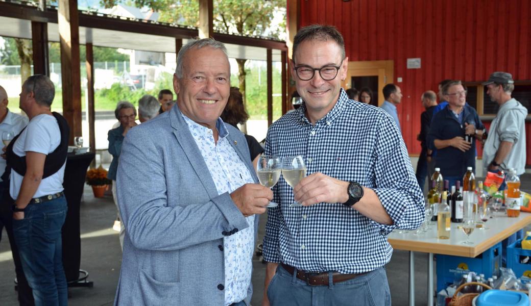 Manuel Schöb (rechts) wurde am 22. September zum neuen Gamser Gemeindepräsidenten gewählt. Er wird Nachfolger von Fredy Schöb (links). 