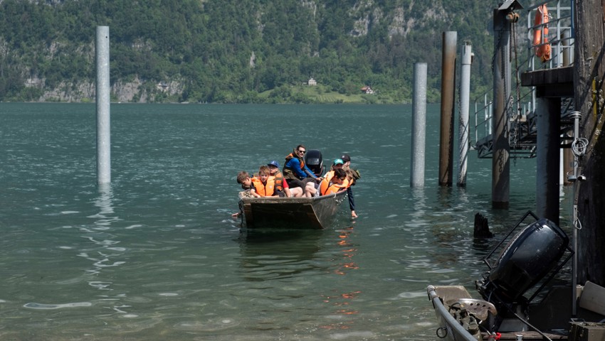 Die Lagerteilnehmenden genossen die Pfingsten am und im Wasser.