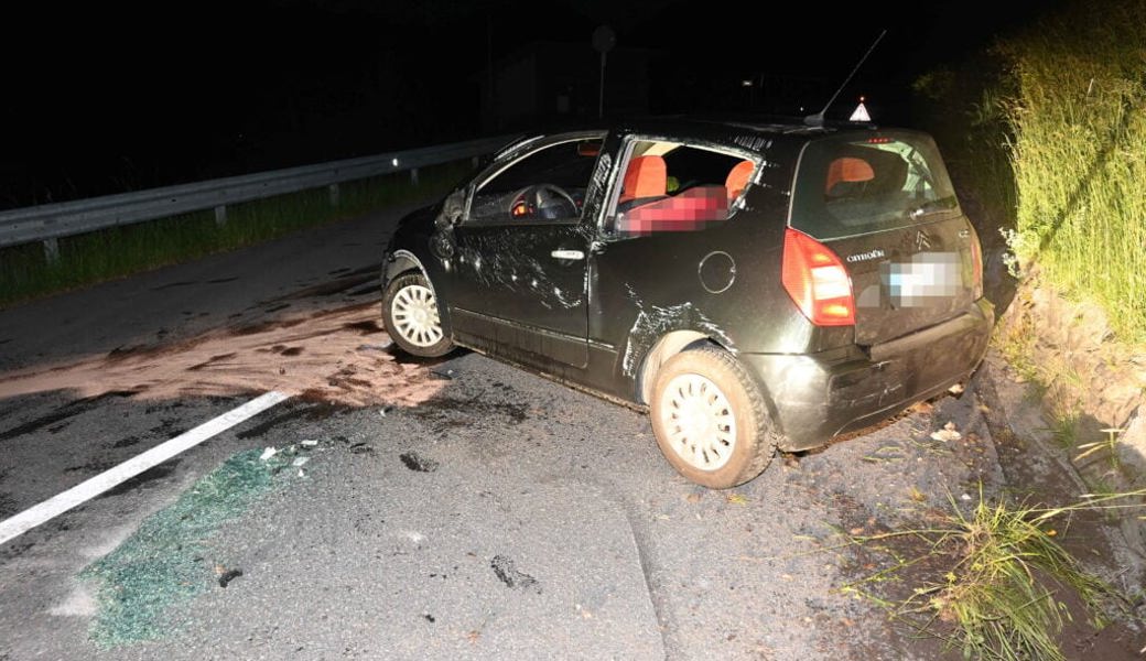  Der Fahrer des Wagens hatte Glück, er wurde beim spektakulären Unfall nicht verletzt. 