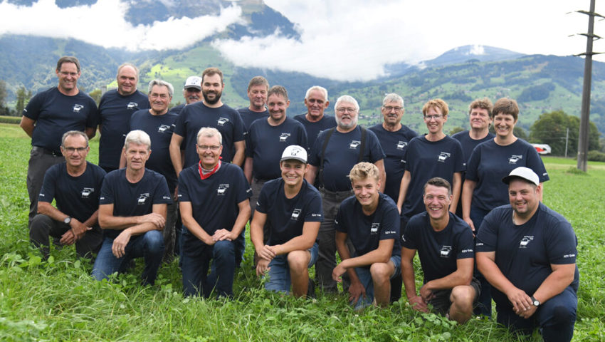  Die Grabser Schafzüchter im Jubiläumsjahr 2022 mit neuem Vereins-T-Shirt. 